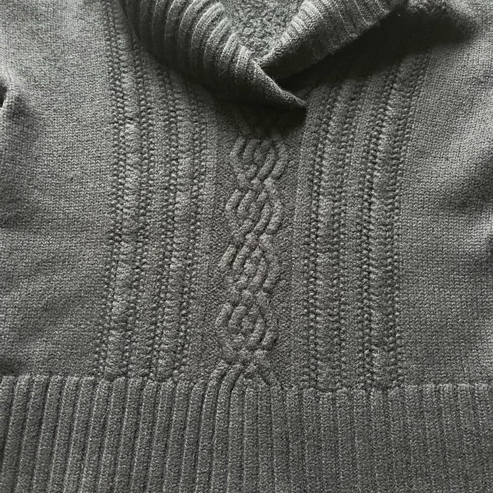 Banana Republic Cable Knit Sweater Womens XL 100% Extra Fine Merino Wool Knitted - Picture 4 of 8
